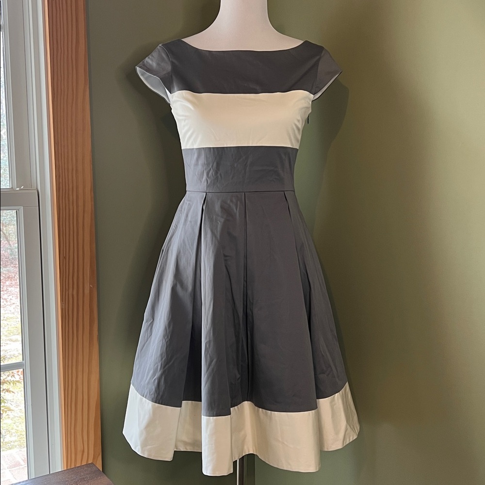 ♠️ NWT Kate Spade Gray & White Dress with pockets!